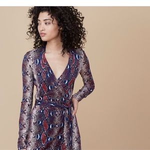 NWT Diane von Furstenberg Printed Wrap Dress size4